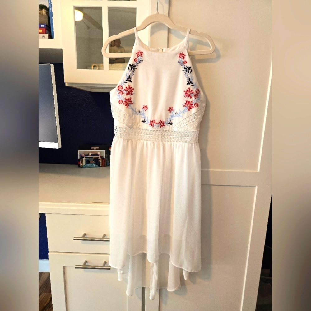 White floral embroidered dress 8Y